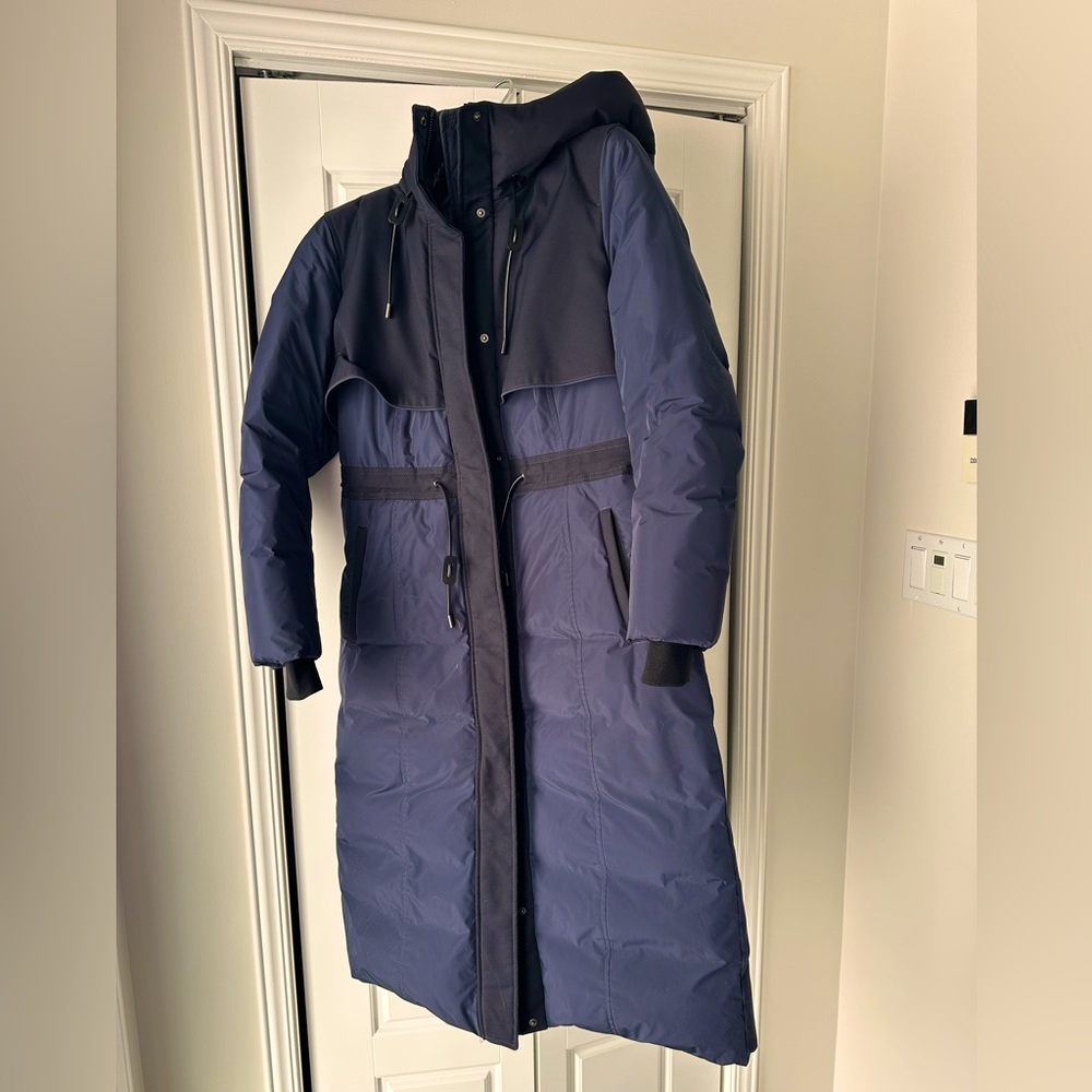 Mackage winter coat -30. Size large but fits medium. Blue 2 tones. Super warm